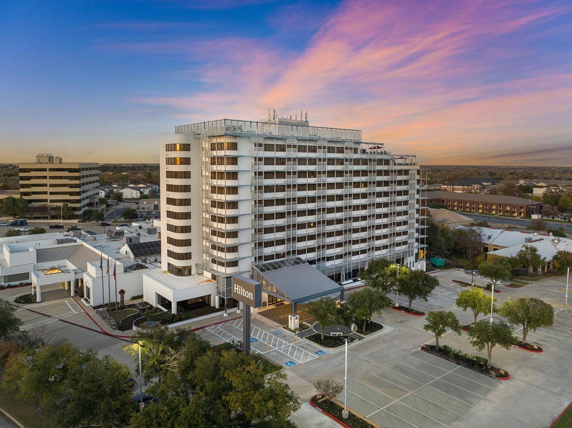 Hilton College Station & Conference Center Hotel Exterior photo